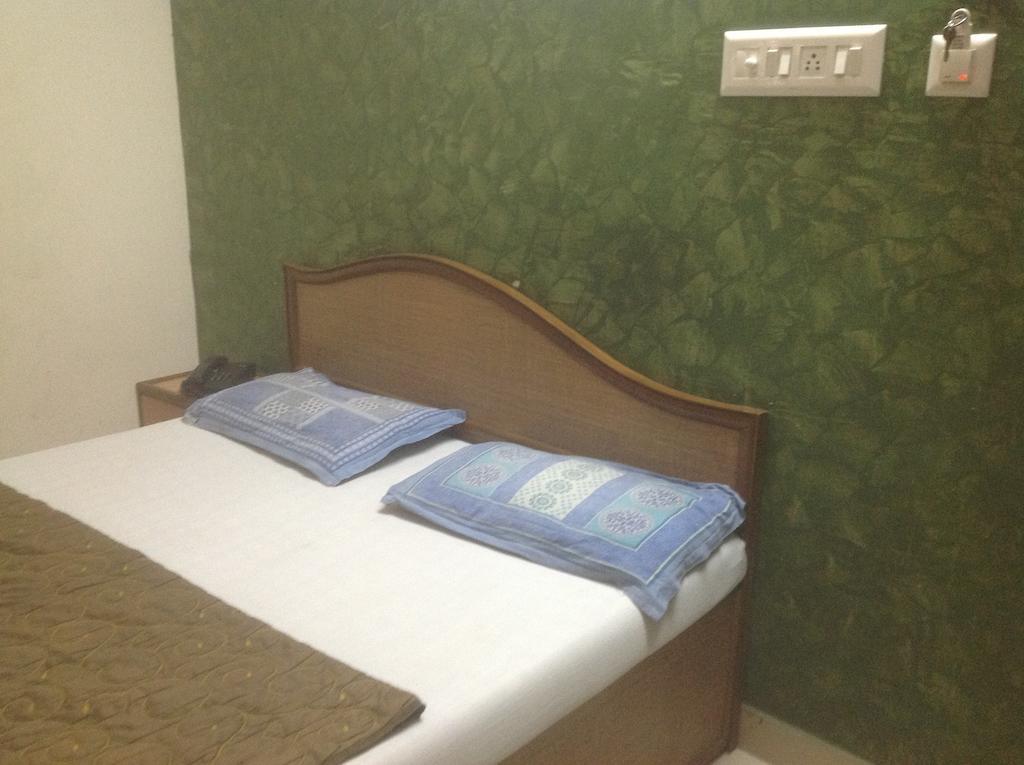 Hotel Kamal Kunj Jaipur Ngoại thất bức ảnh
